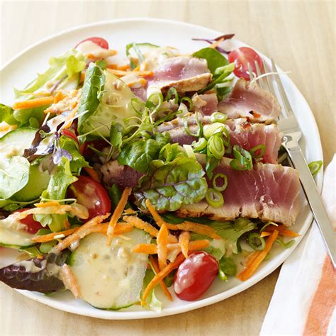 asian-grilled-tuna-salad-with-creamy-ginger image