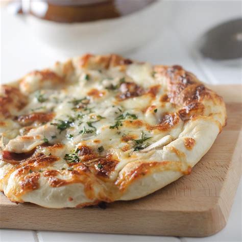 how-to-make-easy-homemade-flatbread-pizzas image
