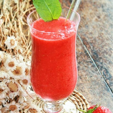 strawberry-daiquiri-drink-epjhealth image