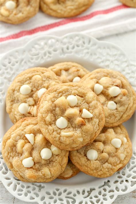 white-chocolate-macadamia-nut-cookies-soft image