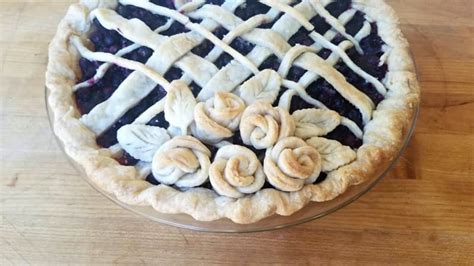 classic-fresh-blueberry-pie-the-good-hearted-woman image