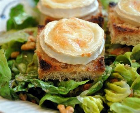 salade-chvre-chaud-recipe-honest-cooking image