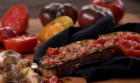 catalan-grilled-tomato-bread-barbecuebiblecom image