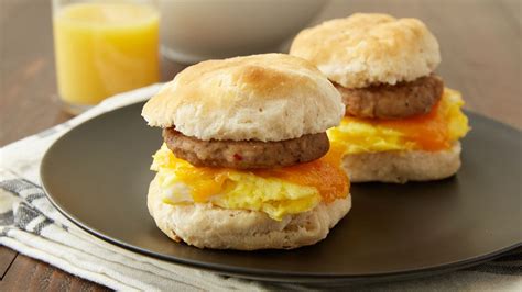 sausage-egg-and-cheese-breakfast-sandwiches-for-two image