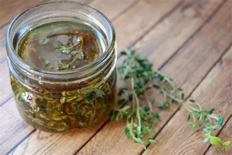 thyme-infused-honey-and-how-to-use-it-scratch image