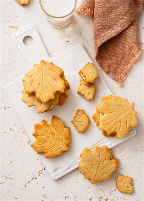 homemade-maple-leaf-cookies-food-nouveau image