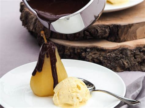 poires-belle-hlne-poached-pears-chocolate-my image