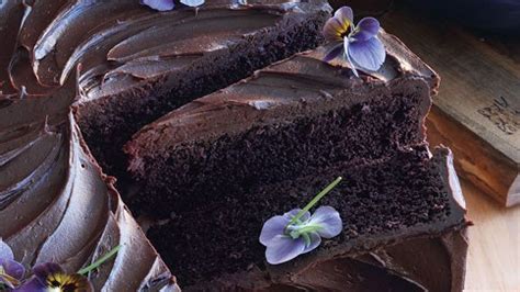 giant-chocolate-cake-with-bittersweet-chocolate-ganache image
