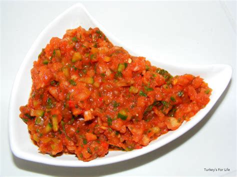 antep-ezme-recipe-spicy-turkish-tomato-salad image