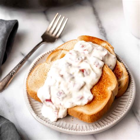 creamed-chipped-beef-delicious-little-bites image
