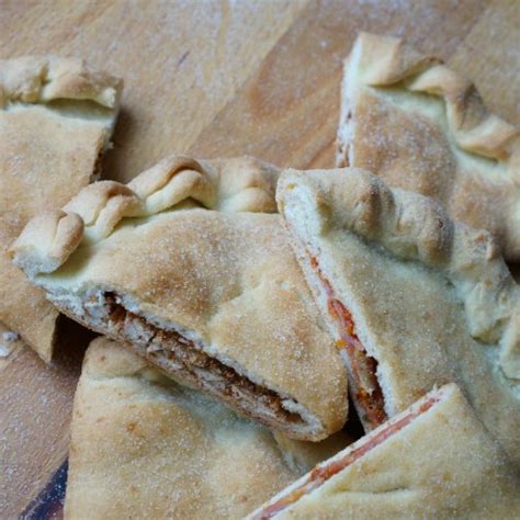 3-simple-and-delicious-sweet-and-savoury-calzone image
