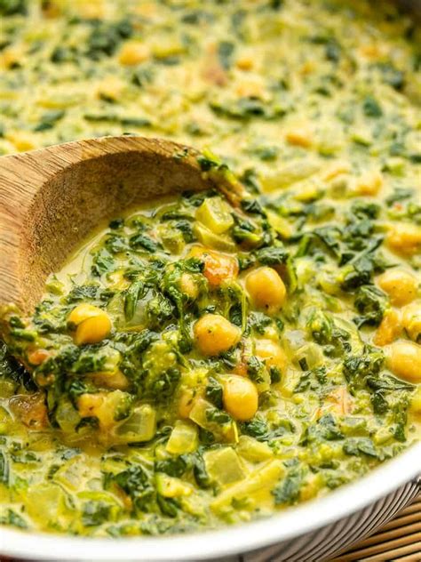 chana-saag-recipe-creamy-chickpeas-and-spinach image