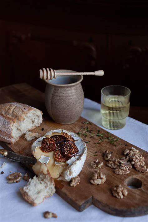 baked-camembert-with-caramelized-onions-honey-or-jam image