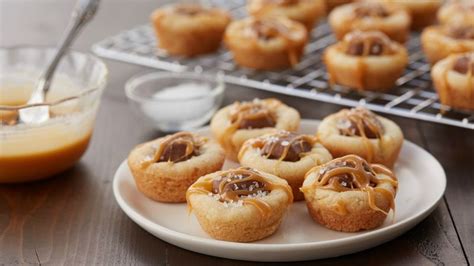how-to-make-twix-sugar-cookie-cups-video image