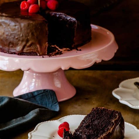 vegan-chocolate-cake-recipe-with-vegan-chocolate image