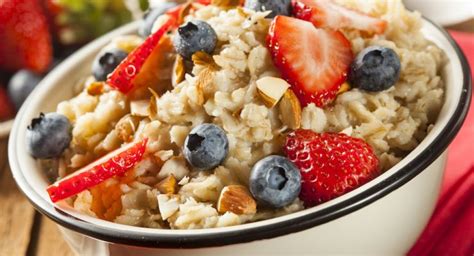why-oatmeal-is-the-1-best-breakfast-food-tropical image