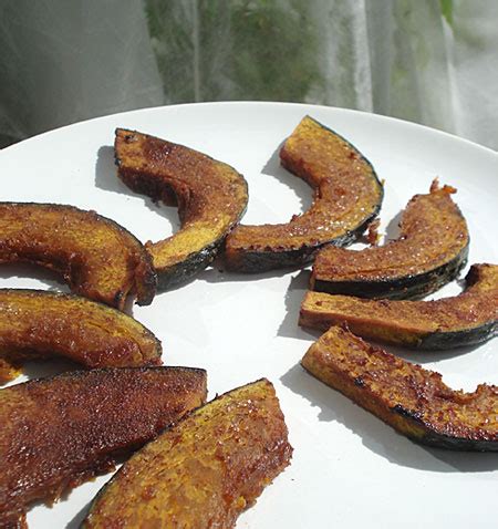 sweet-and-spicy-roasted-kabocha-squash-justhungry image