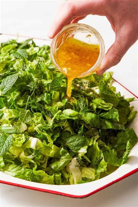 romaine-lettuce-salad-clean-delicious image
