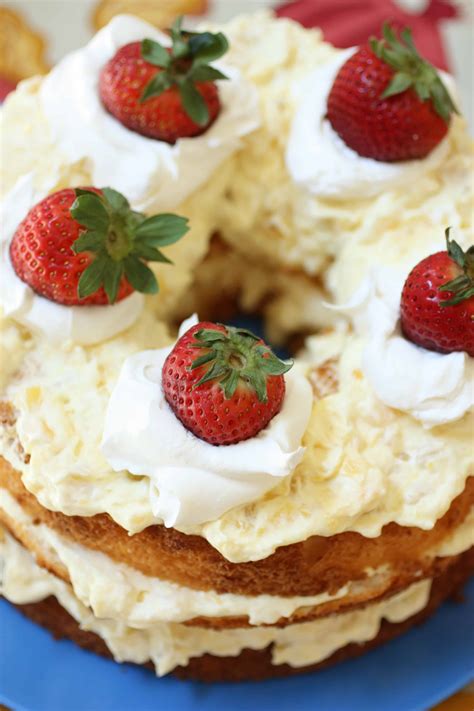 angel-food-cake-with-pineapple-whipped-cream-for image