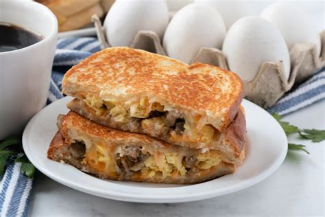 breakfast-grilled-cheese-love-bakes-good-cakes image