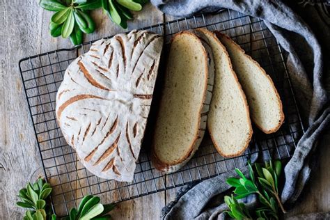 easy-white-mountain-bread-savor-the-flavour image