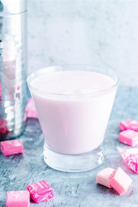 alcoholic-drinks-best-pink-starburst-cocktail image
