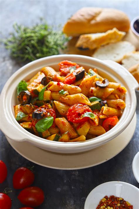 tomato-sauce-pasta-red-sauce-pasta-fun-food-frolic image