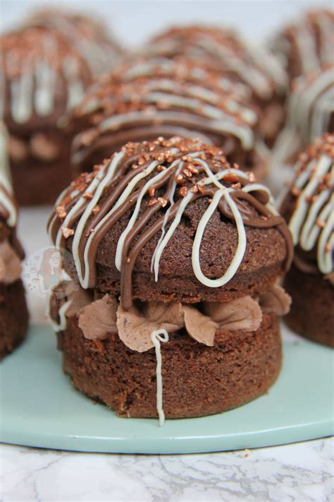 mini-chocolate-cakes-janes-patisserie image