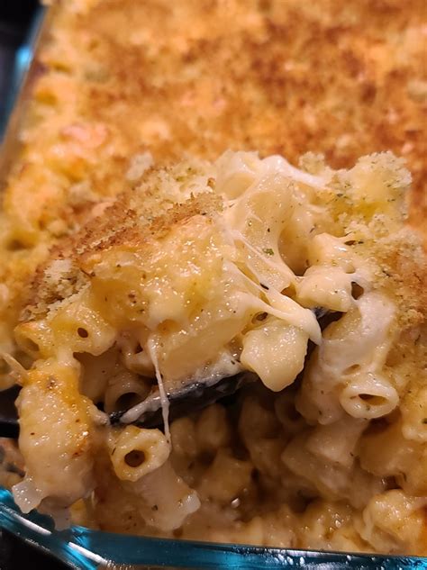 worlds-best-mac-and-cheese-for-a-crowd-growing image