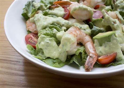 shrimp-and-hearts-of-palm-salad-recipe-hellofresh image