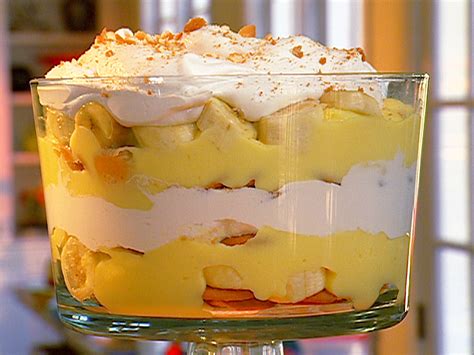 patrick-and-gina-neely-mama-daisys-banana-pudding image