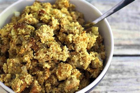 17-best-thanksgiving-stuffing-and-dressing image