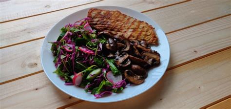 pork-chops-with-brown-portobello-mushrooms-fork image