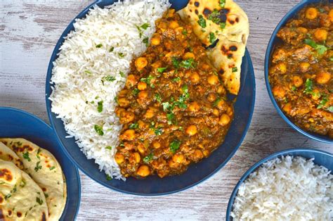 chickpea-spinach-curry-chana-palak-masala-the-fiery image