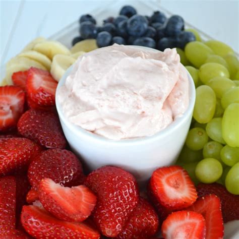 3-ingredient-strawberry-fluff-marshmallow-fruit-dip image