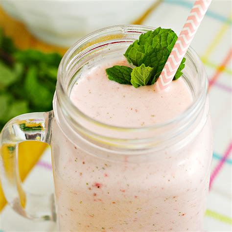 strawberry-mint-smoothie-recipe-home-cooking image