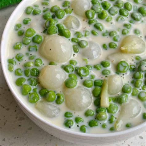creamed-peas-with-pearl-onions-small-town-woman image