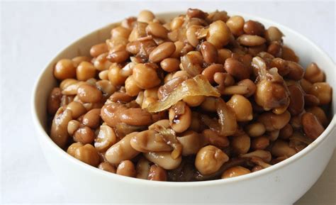 caramelized-onion-and-balsamic-vinegar-bean-salad image