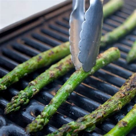 grilled-asparagus-cooks-illustrated image