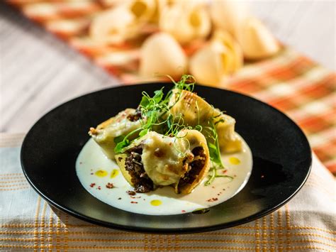 cheesy-beef-stuffed-pasta-shells-so-delicious image