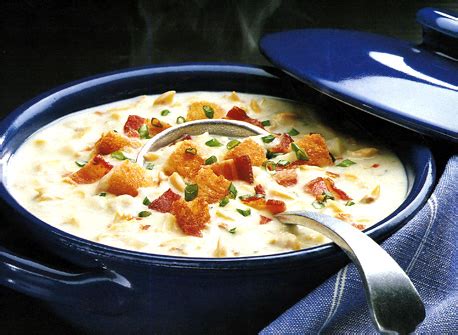 clam-chowder-with-bacon-and-croutons-canadian image