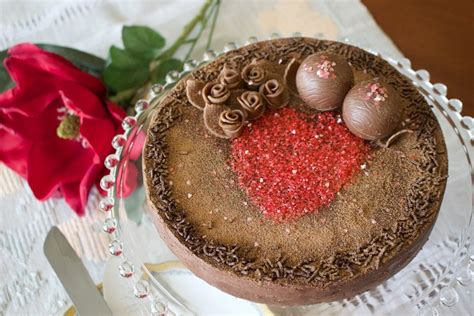 chocolate-meringue-cake-layers-of-meringue-and image