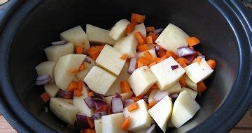 slow-cooker-corned-beef-hash-uk-recipe-using-tin image