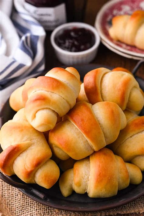 crescent-rolls-amish-butterhorn-rolls-the-seasoned image