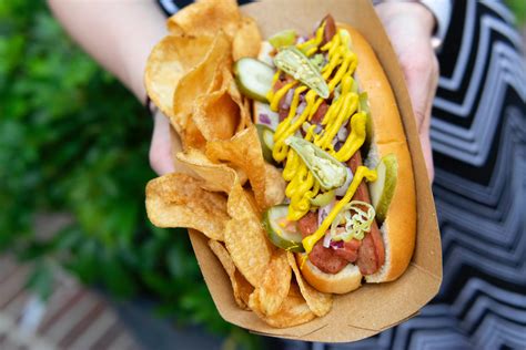 hot-diggity-dogs-food-truck-2022-all-day-menu-and image