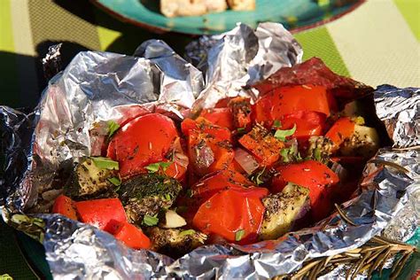 mediterranean-roasted-vegetables-in-foil-packets-the image