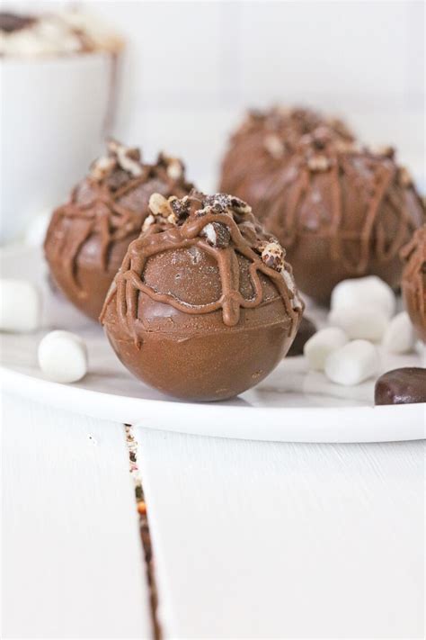 mint-hot-chocolate-bombs-recipe-girl image