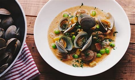 revamped-clam-chowder-with-sausage-and-fennel image