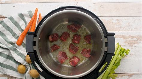 pressure-cooker-instant-pot-beef-stew-pressure image