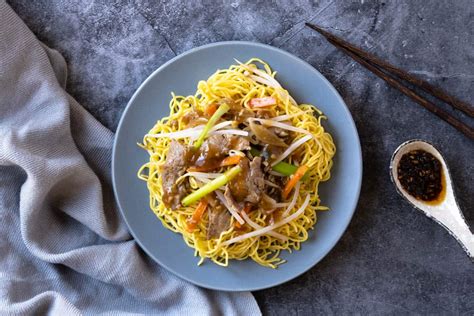 pork-chow-mein-with-bean-sprouts-stir-fry-easy image